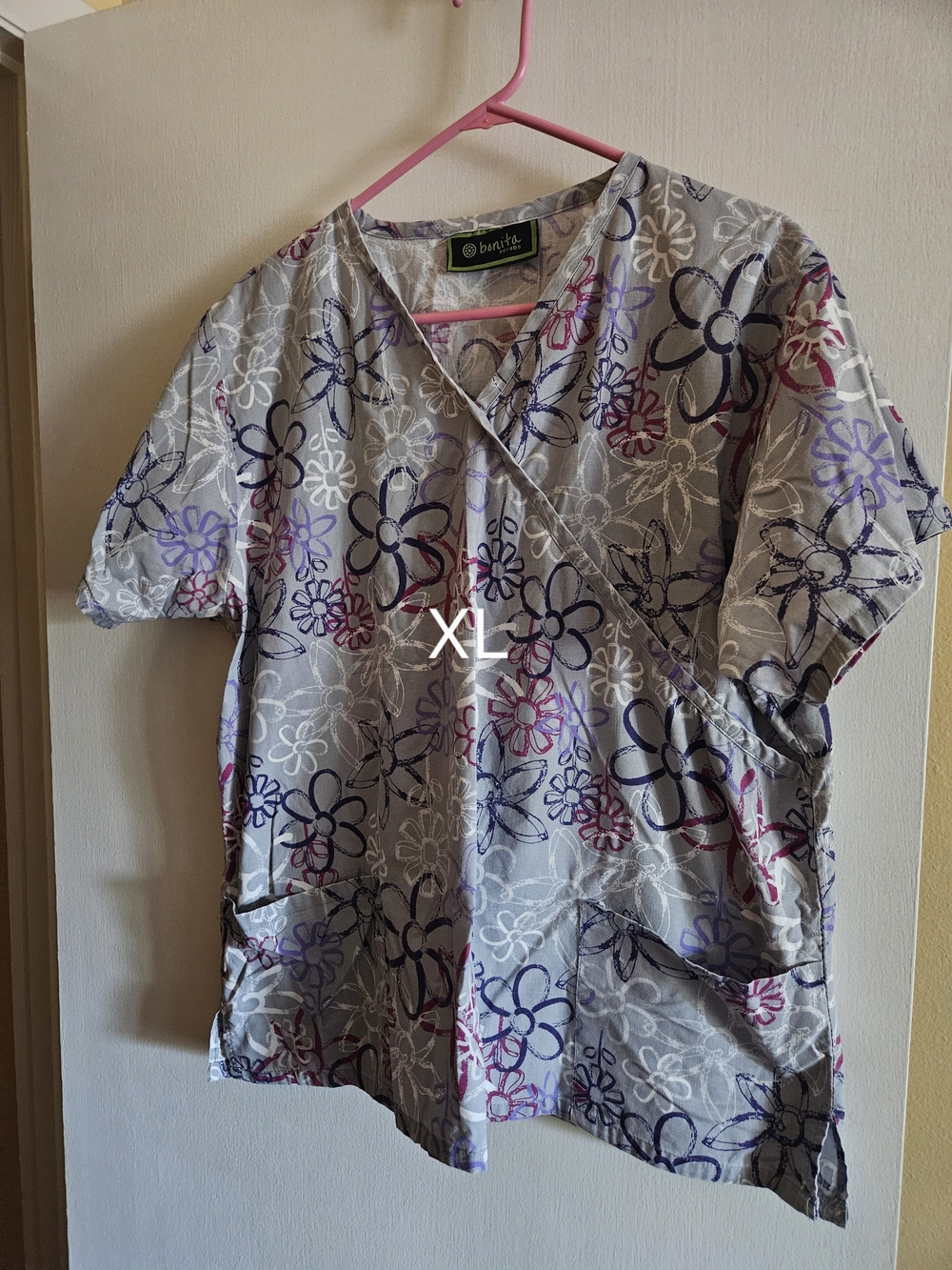 Womens Grey Floral  Scrub Top - XL